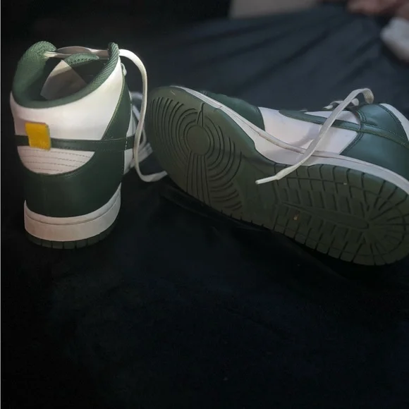 Nike Men's Green and White Sneakers - Picture 3 of 3